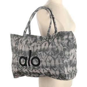 Brand new Alo yoga tote bag